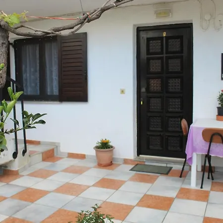 Village * Herszonisszosz