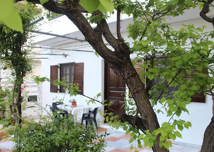 Village Herszonisszosz