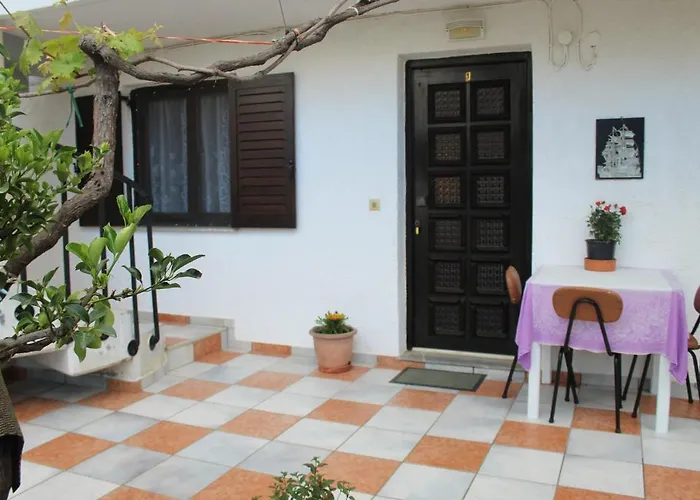 Village * Herszonisszosz