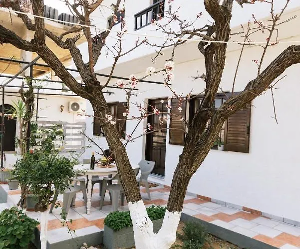 Village * Hersonissos (Crete)