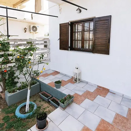 Village Χερσόνησος